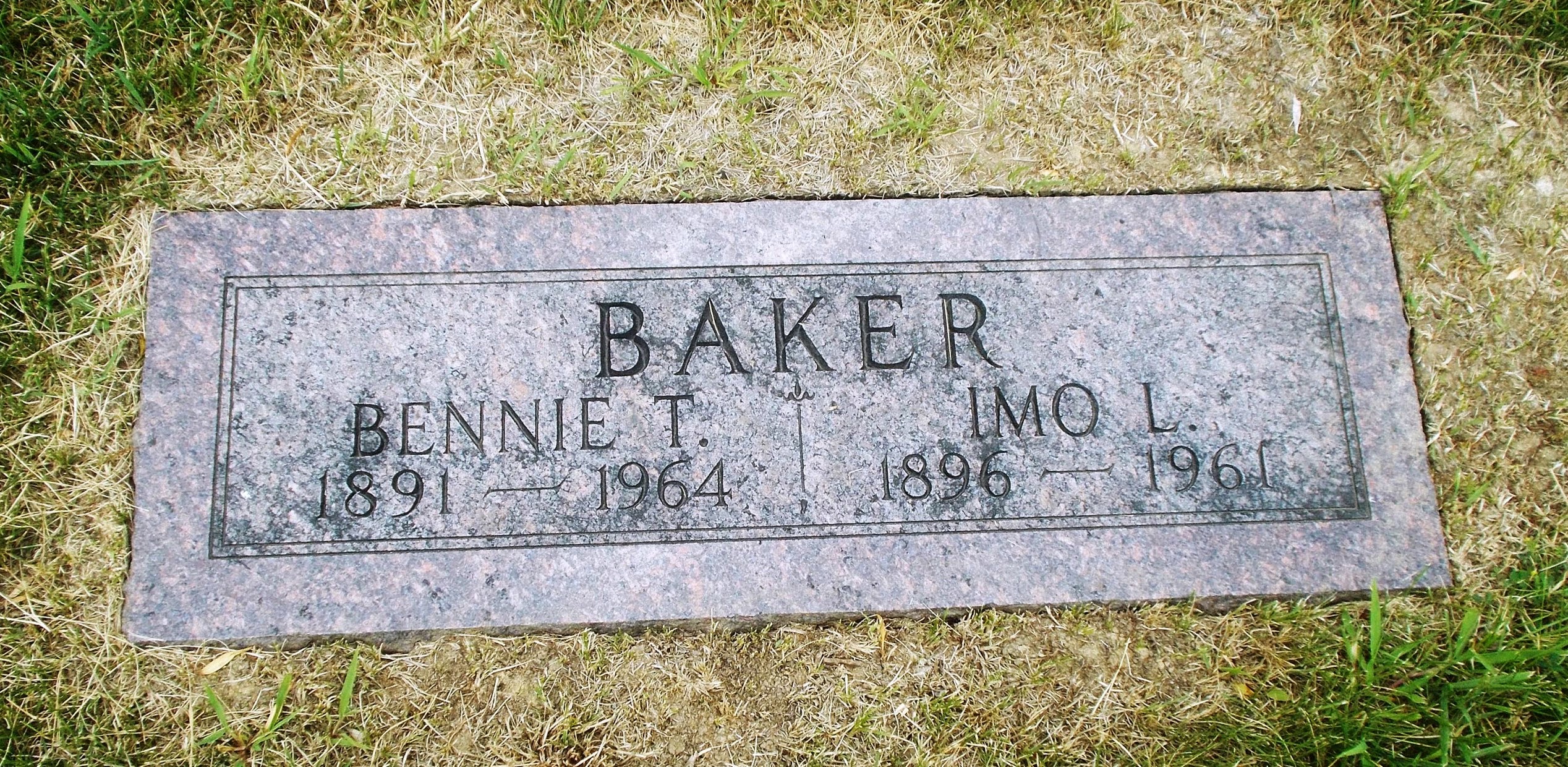 Bennie T Baker