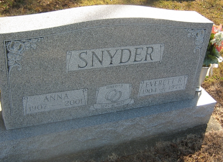 Everett R Snyder