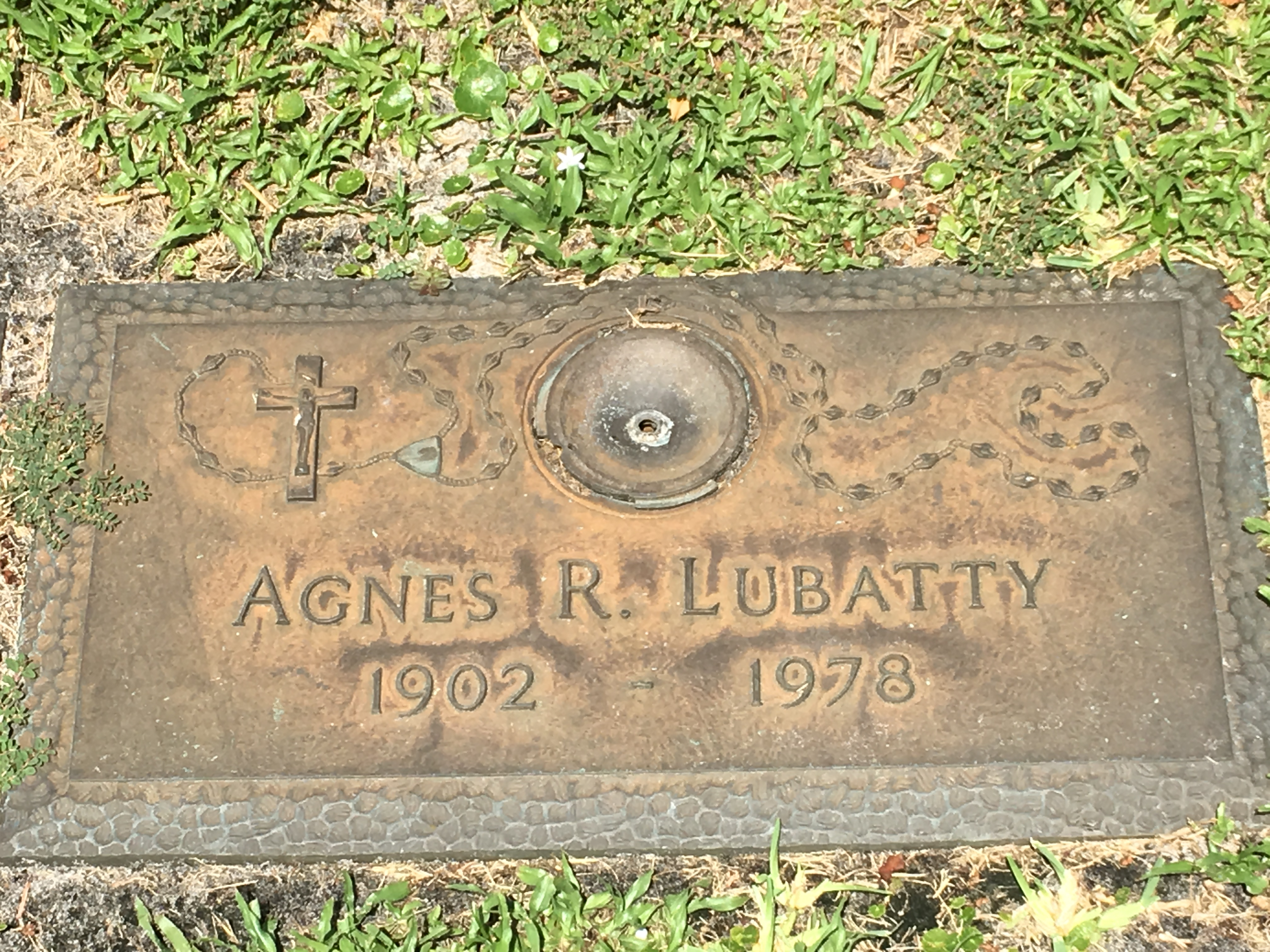Agnes R Lubatty