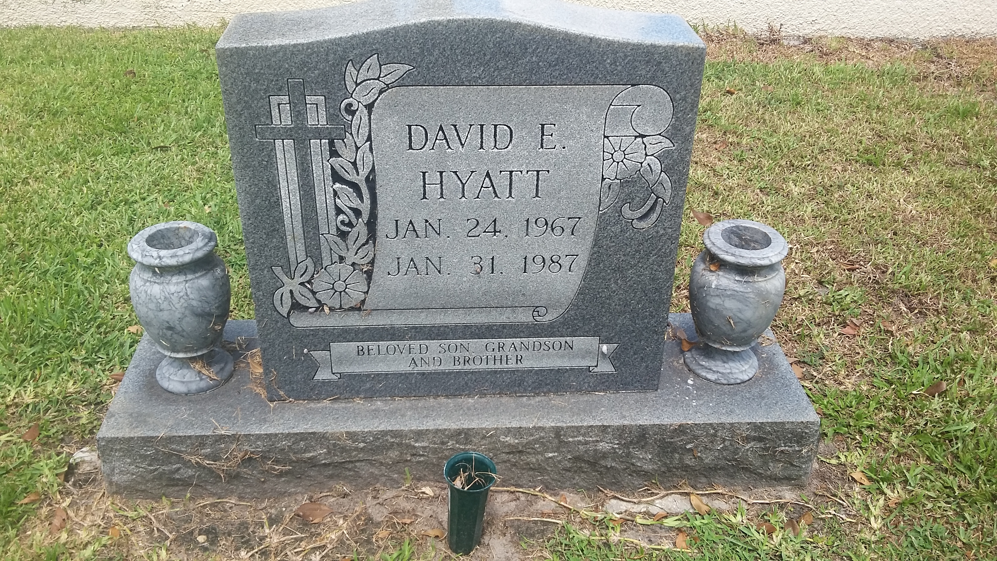 David E Hyatt
