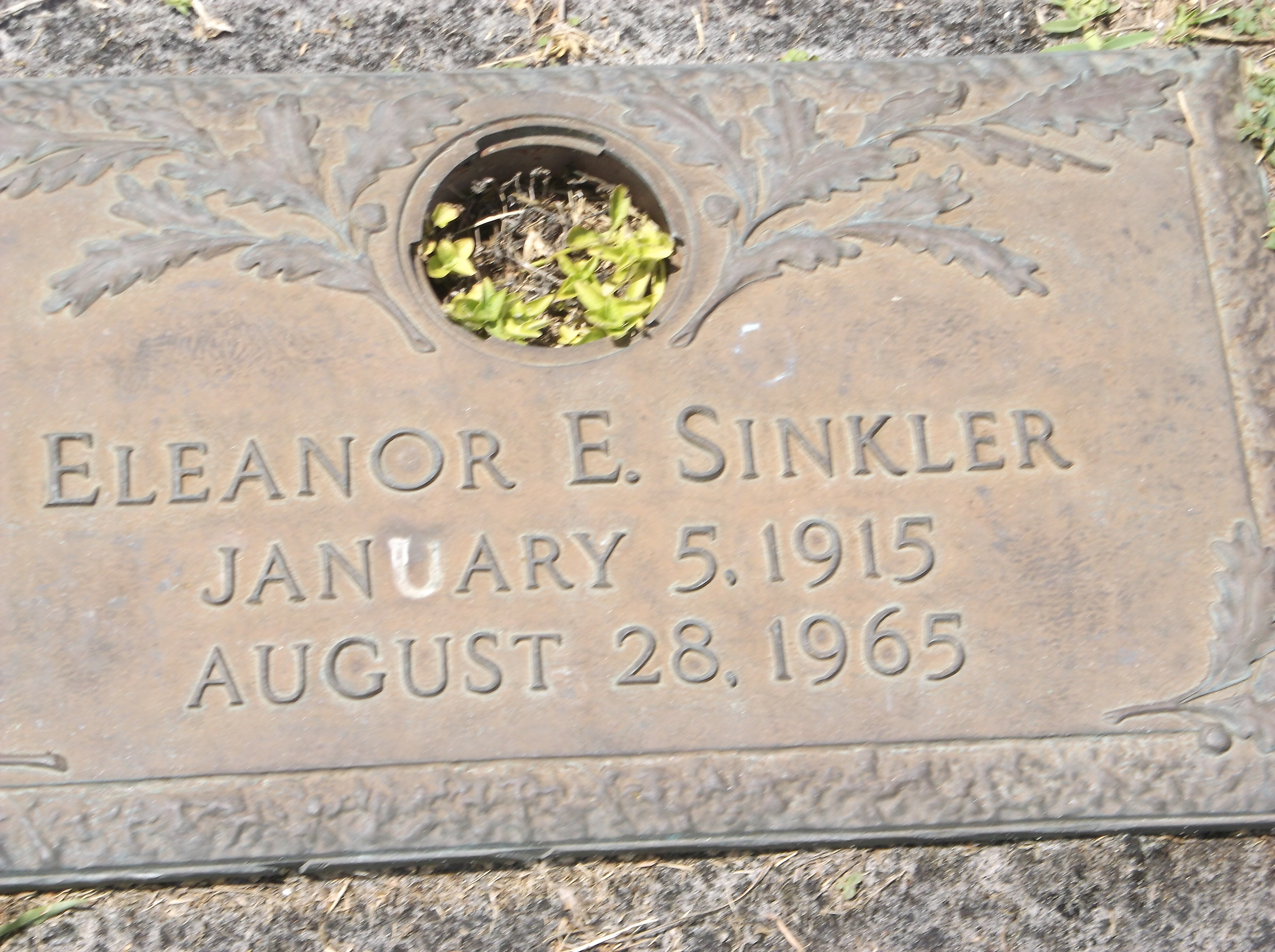 Eleanor E Sinkler