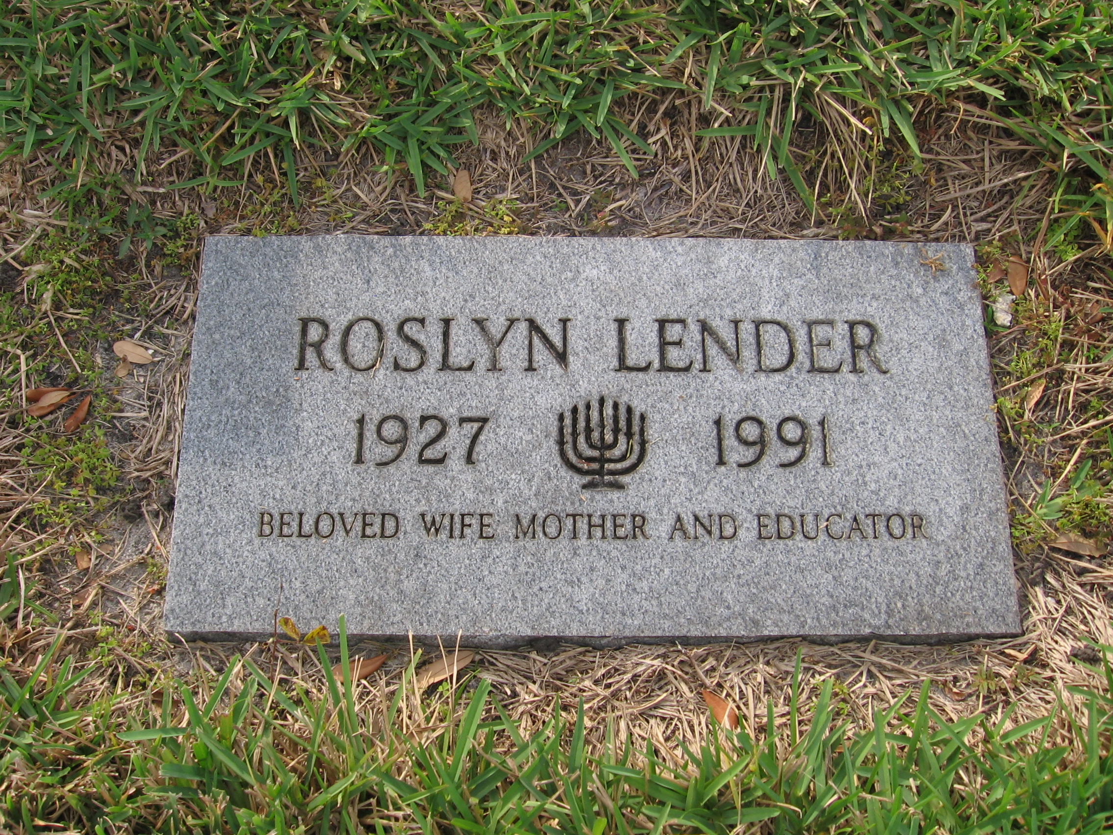 Roslyn Lender