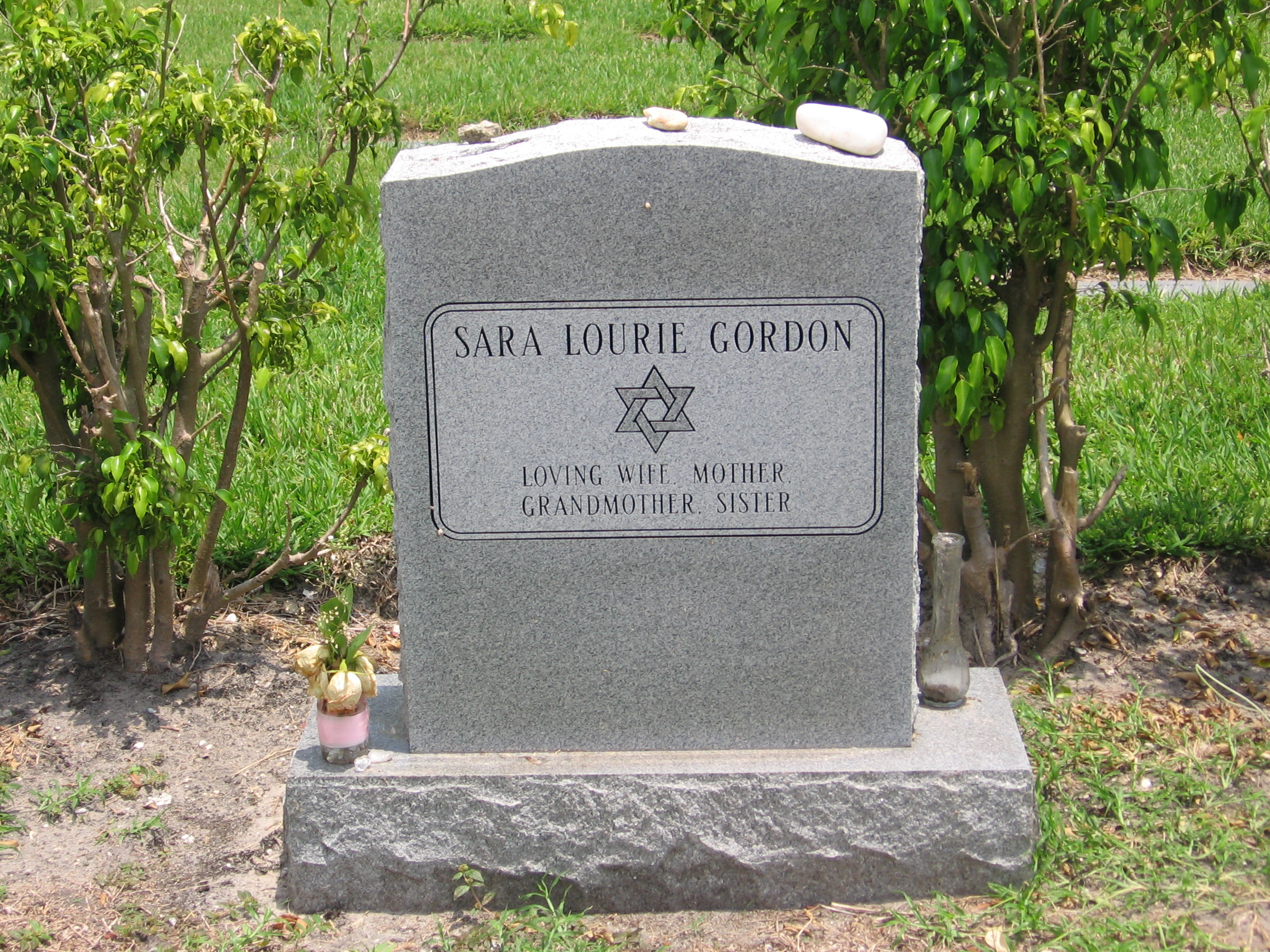 Sara Lourie Gordon