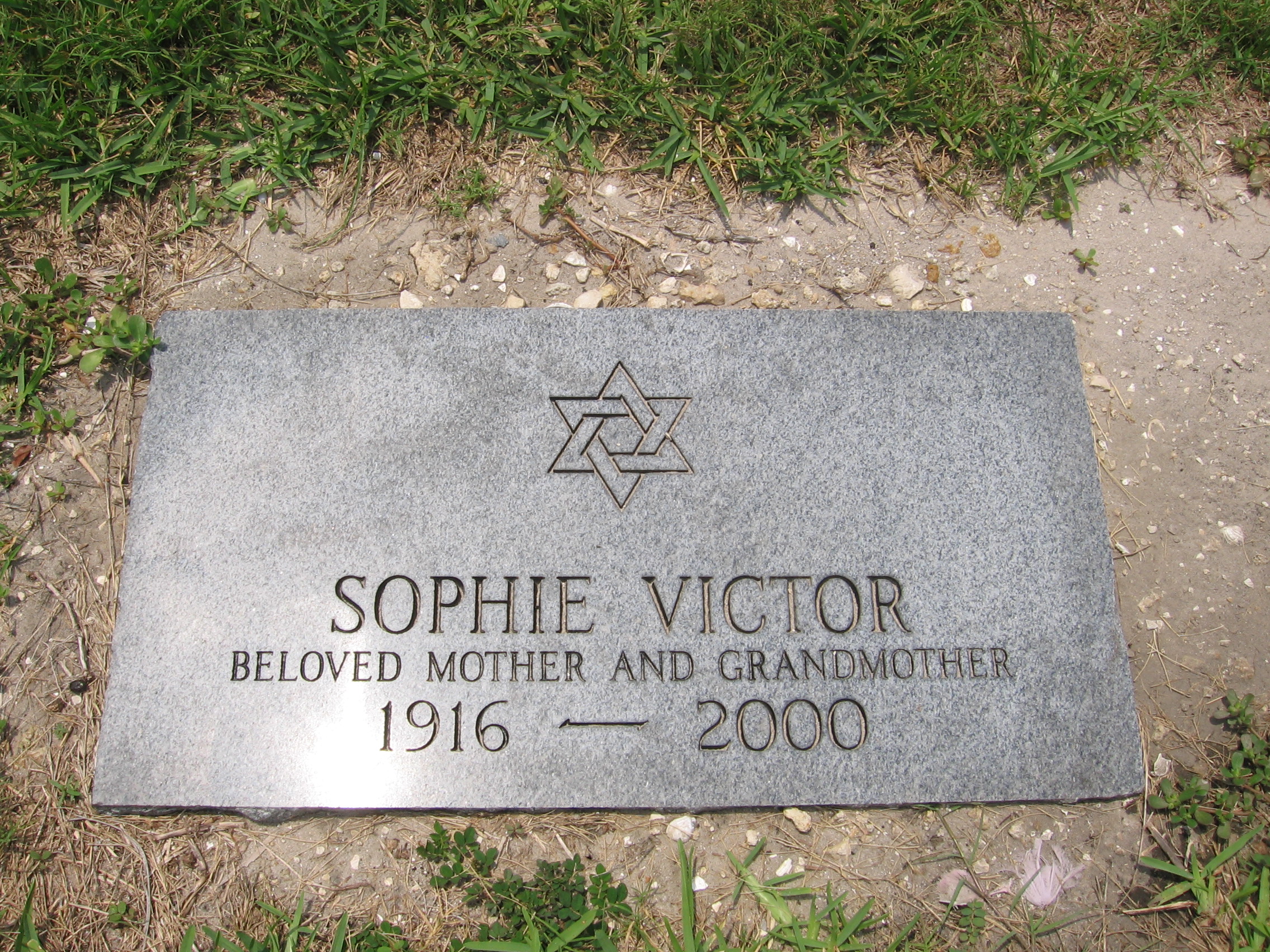Sophie Victor