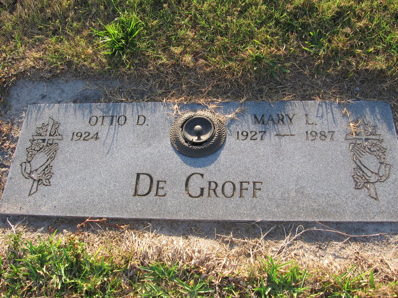 Mary L De Groff