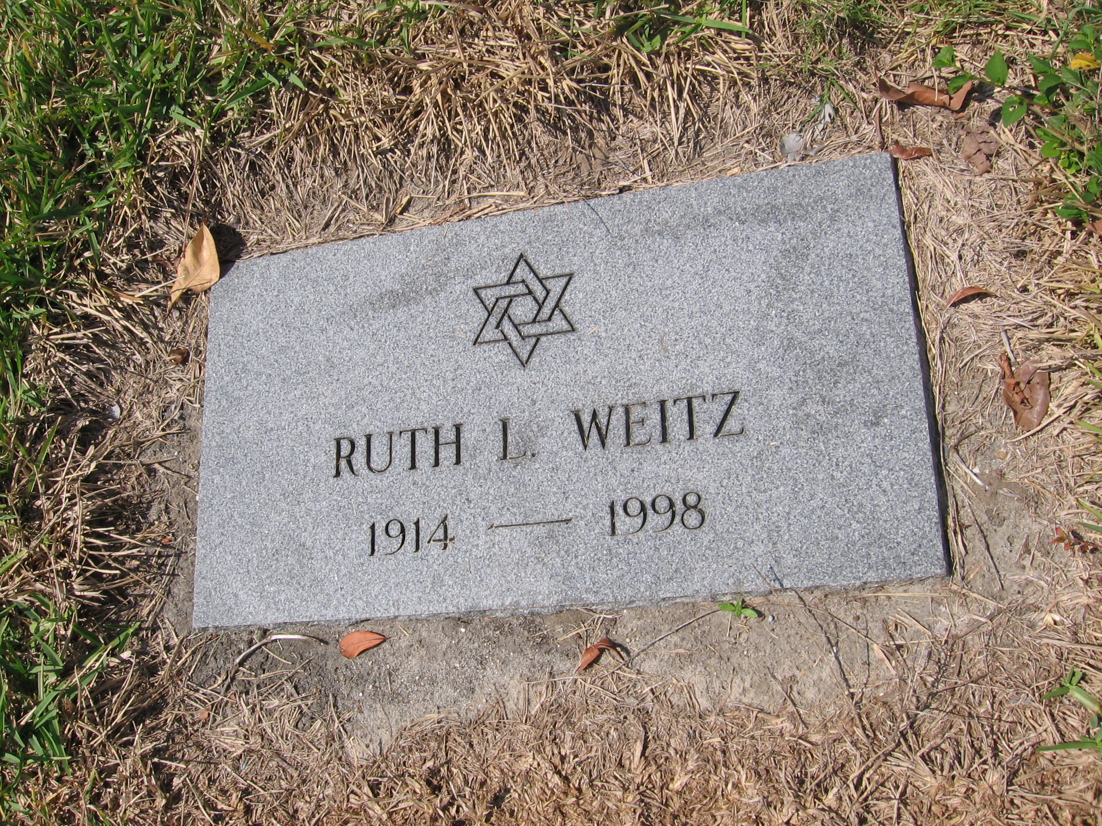 Ruth L Weitz