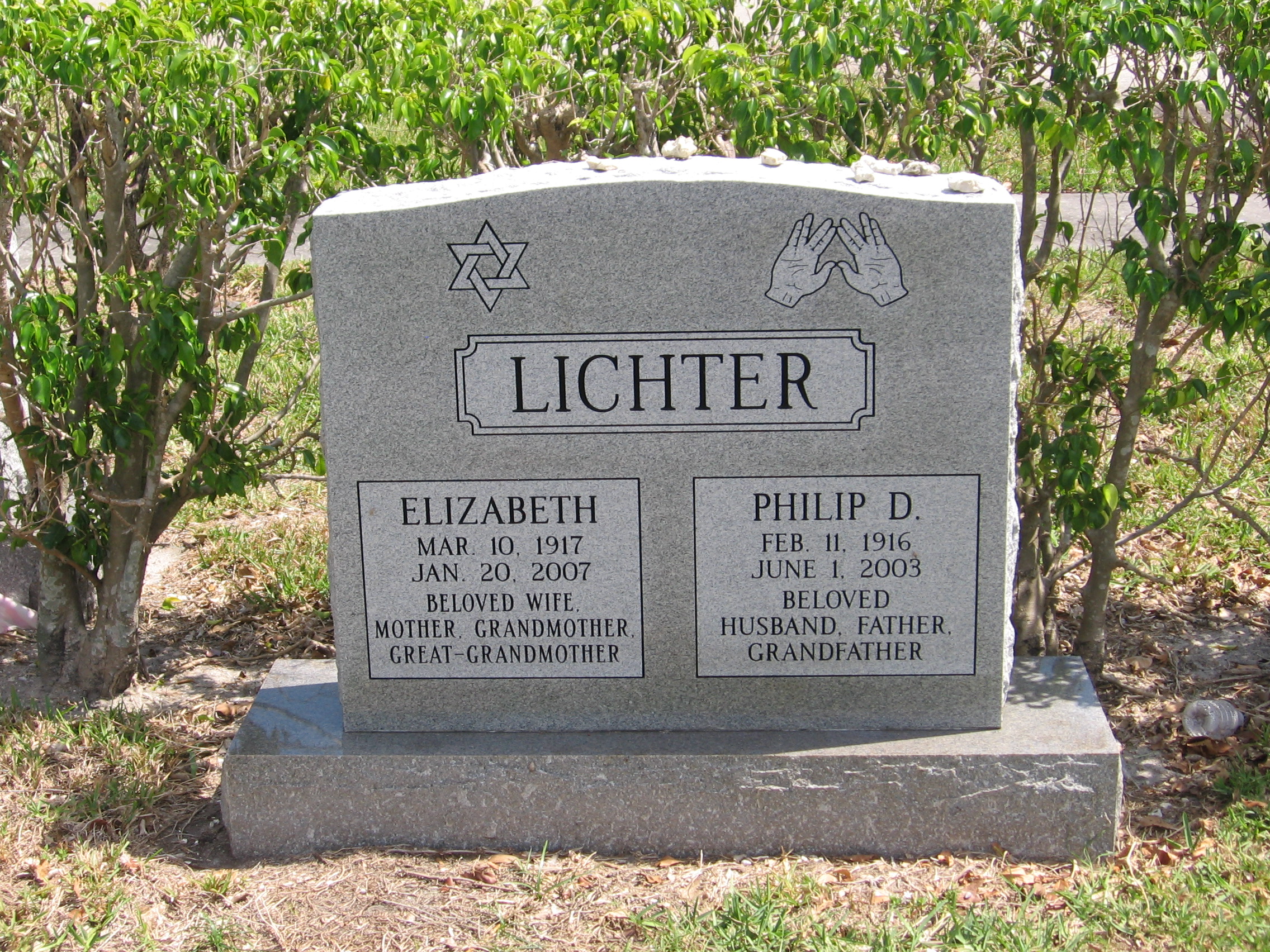 Elizabeth Lichter