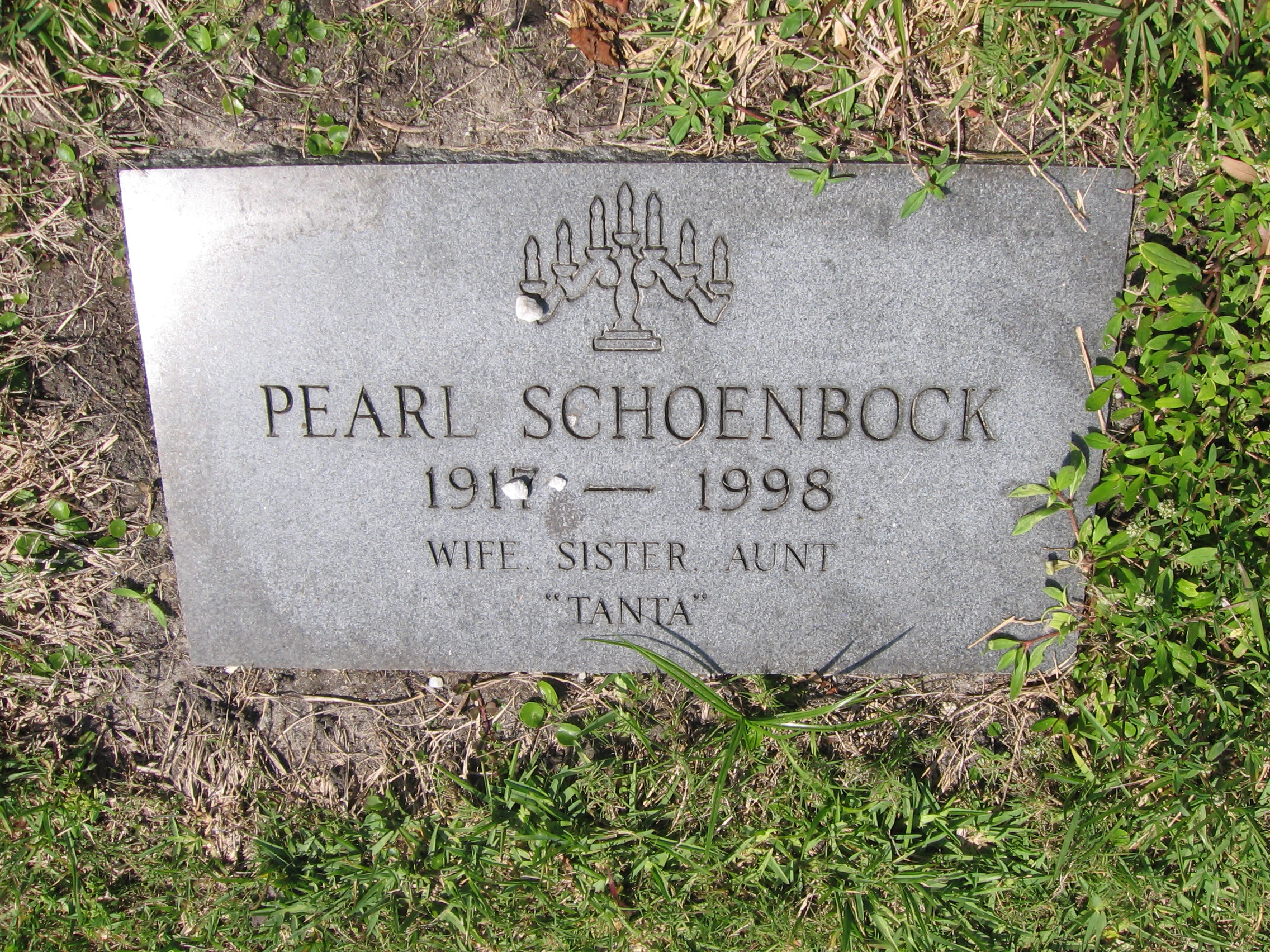 Pearl "Tanta" Schoenbock
