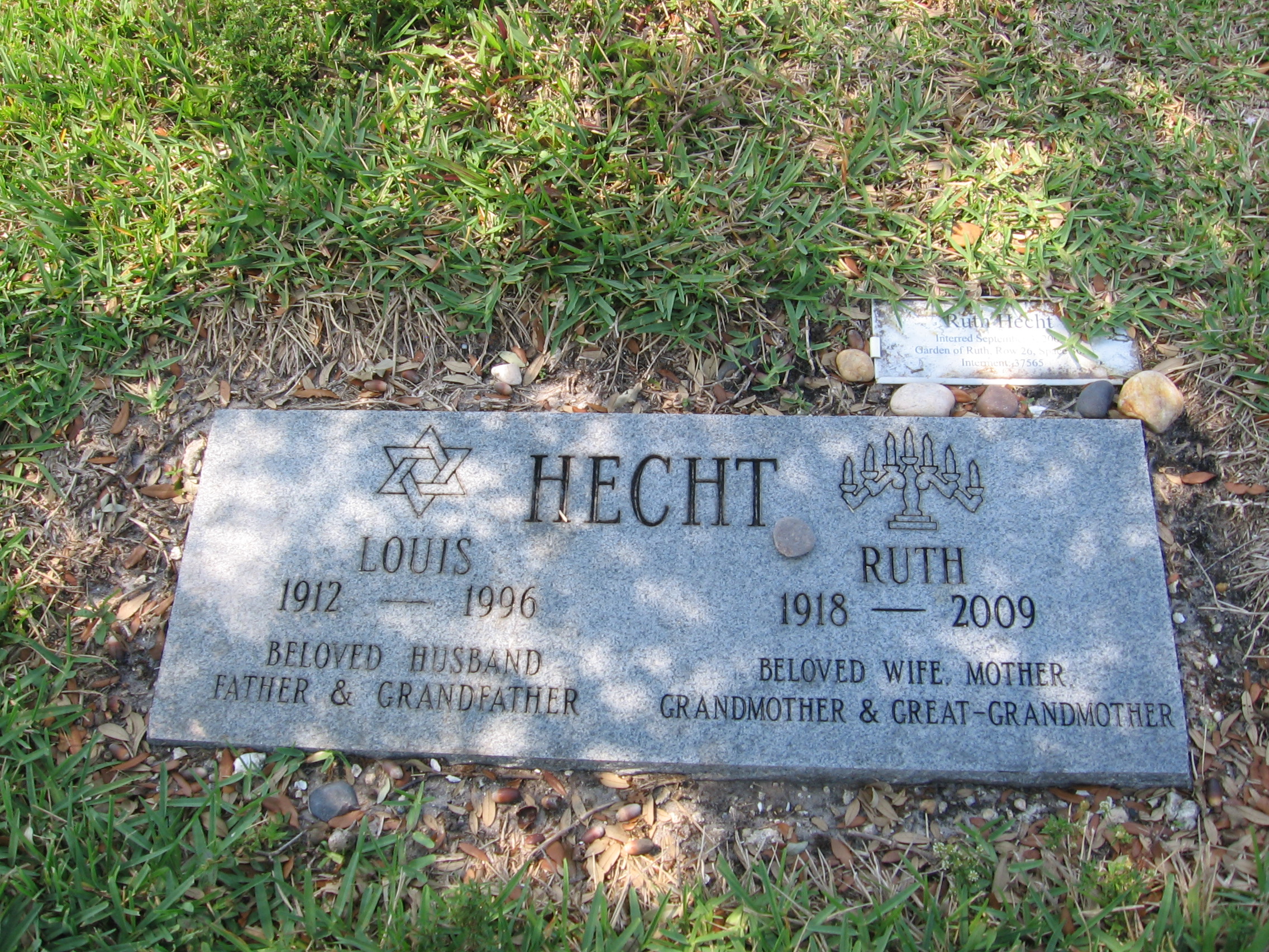 Ruth Hecht