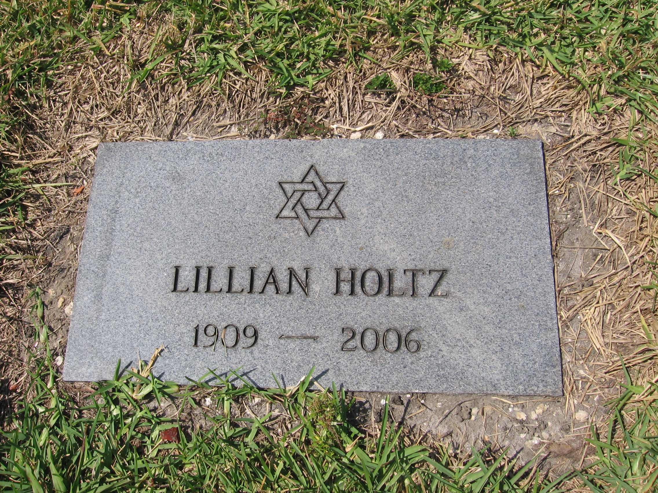 Lillian Holtz