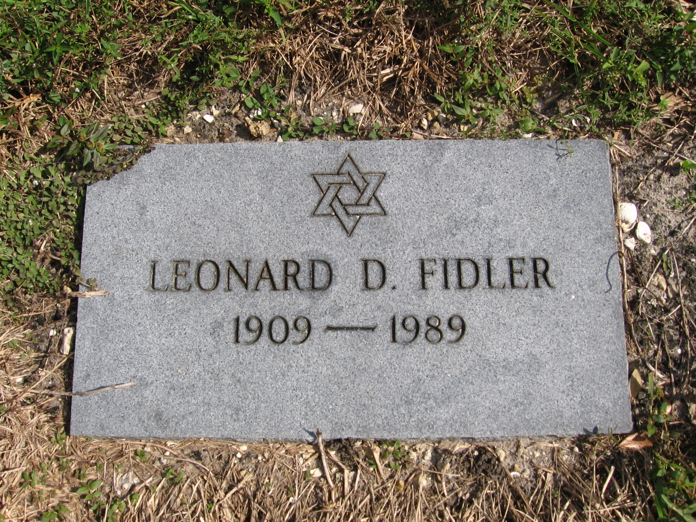 Leonard D Fidler