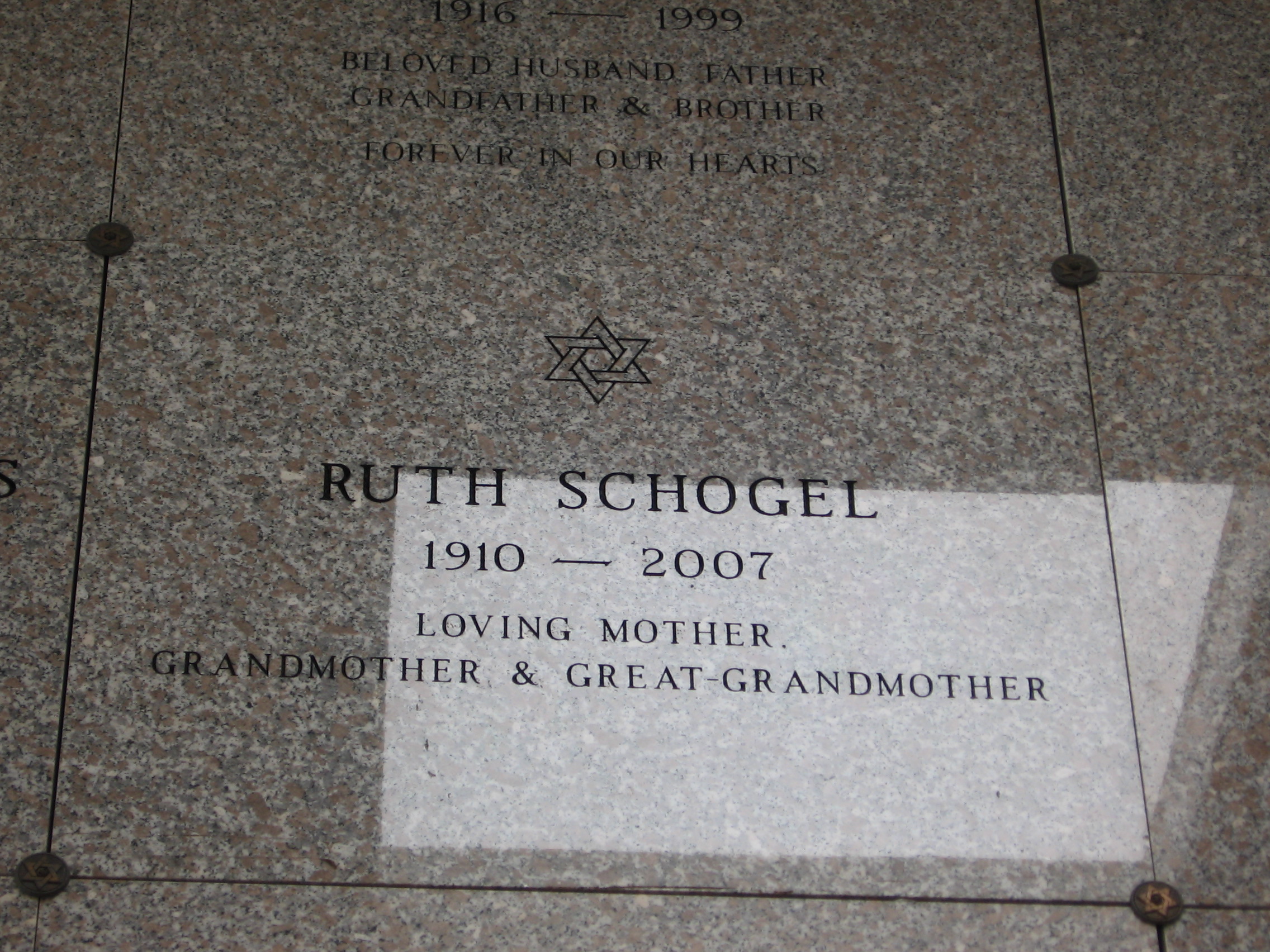 Ruth Schogel