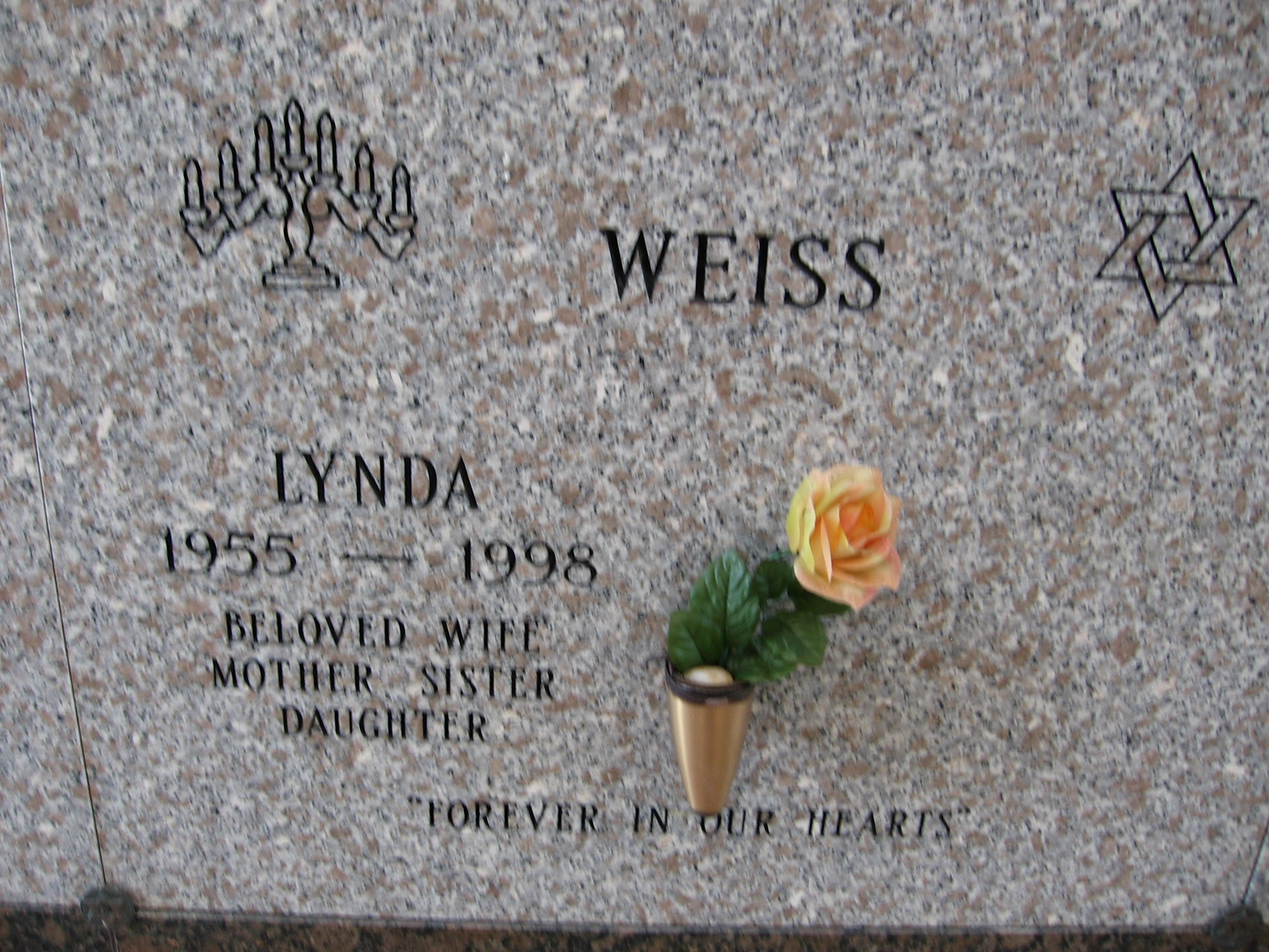 Lynda Weiss