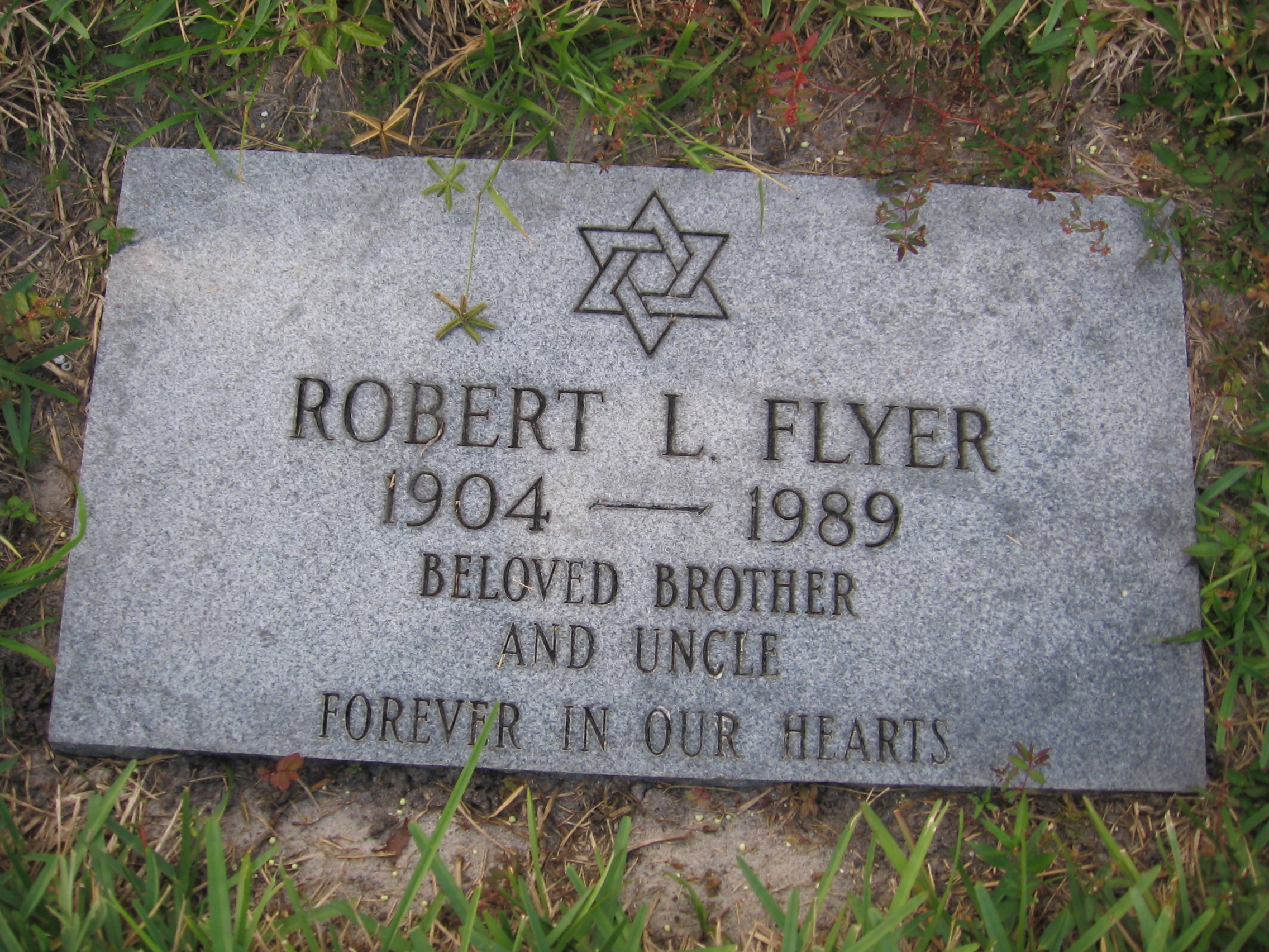 Robert L Flyer