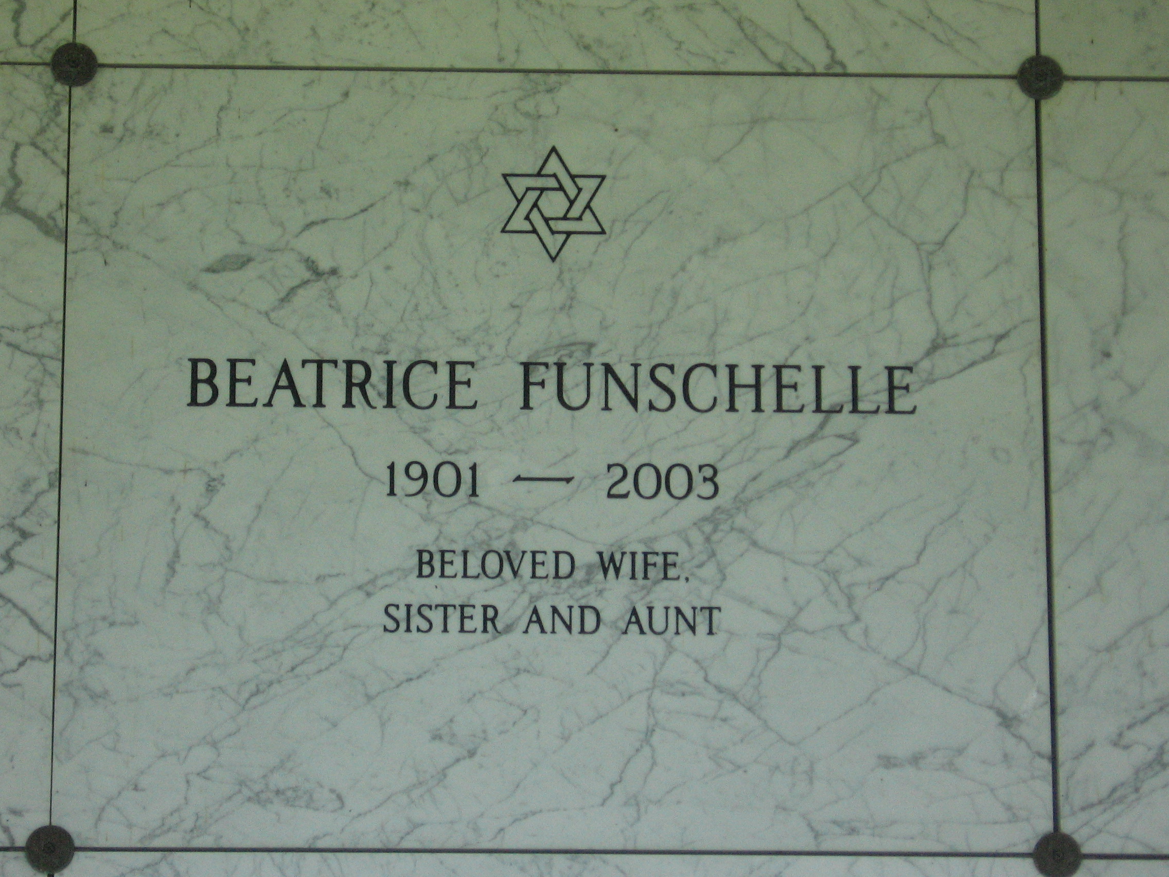 Beatrice Funschelle
