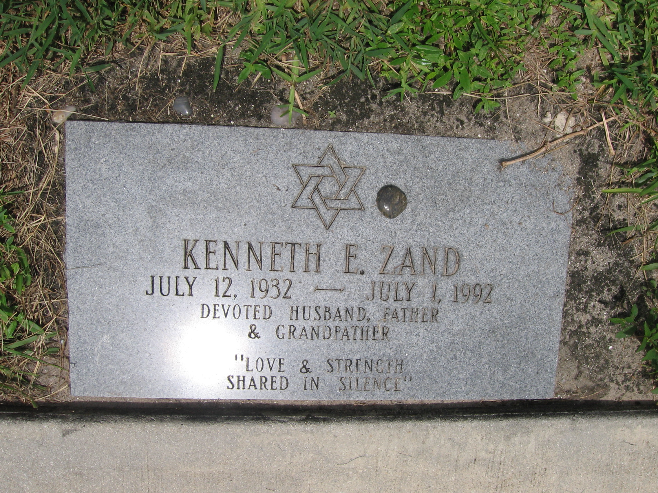 Kenneth E Zand