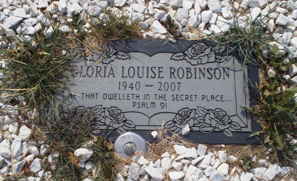 Gloria Louise Robinson