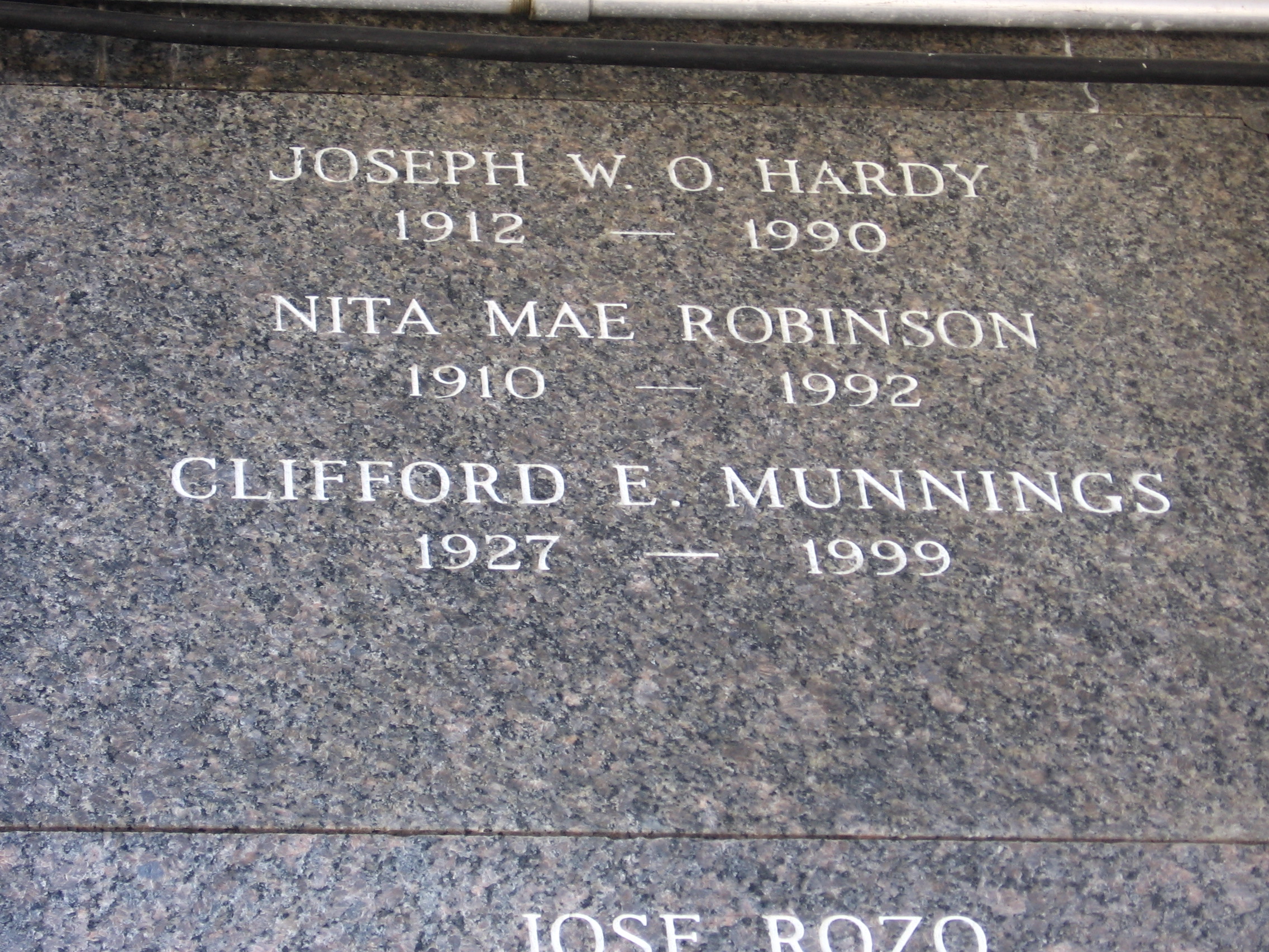 Clifford E Munnings