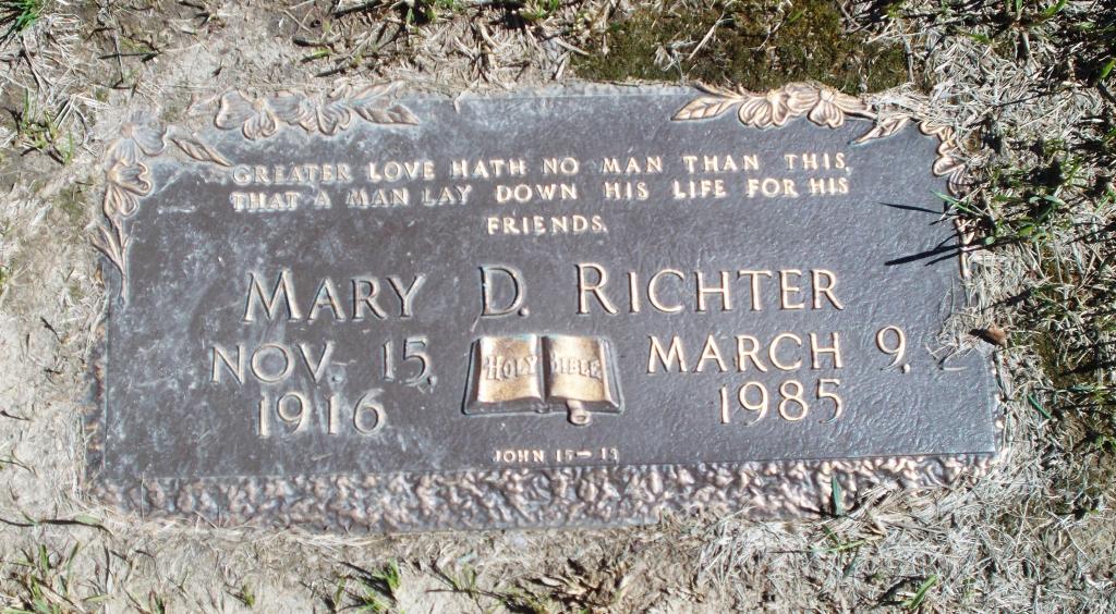Mary D Richter