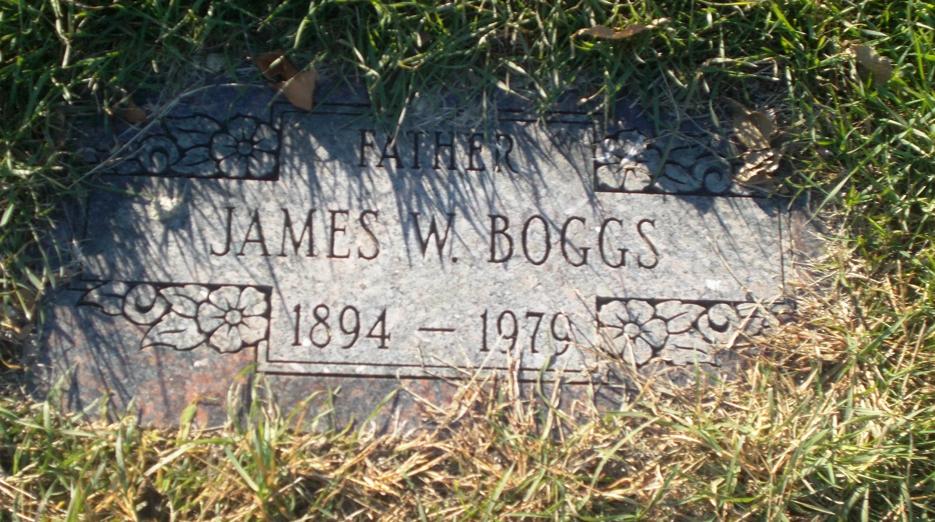 James W Boggs