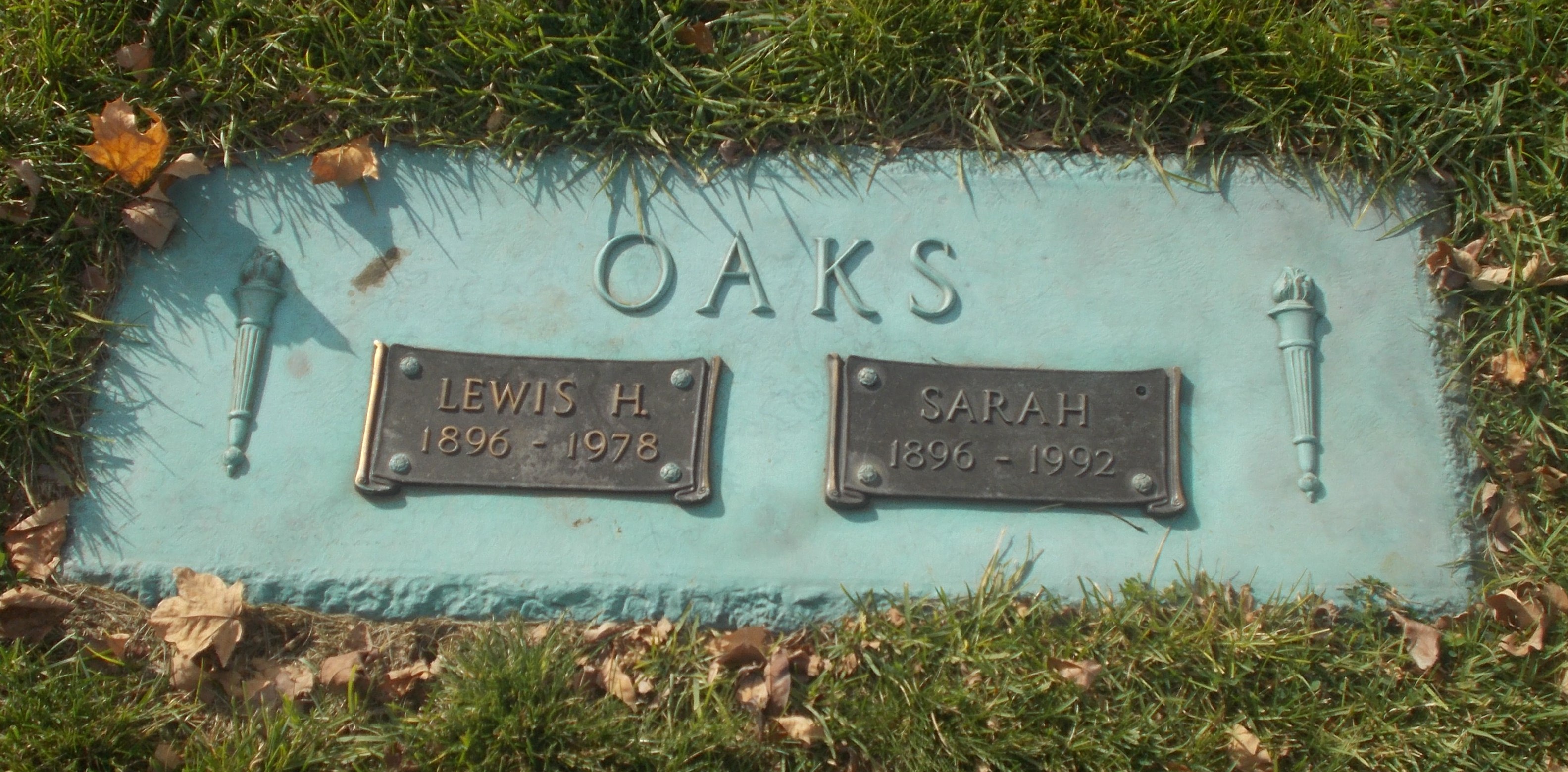 Lewis H Oaks