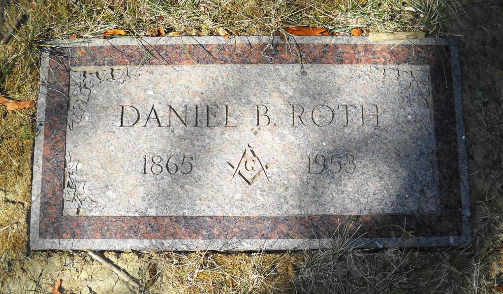 Daniel B Roth