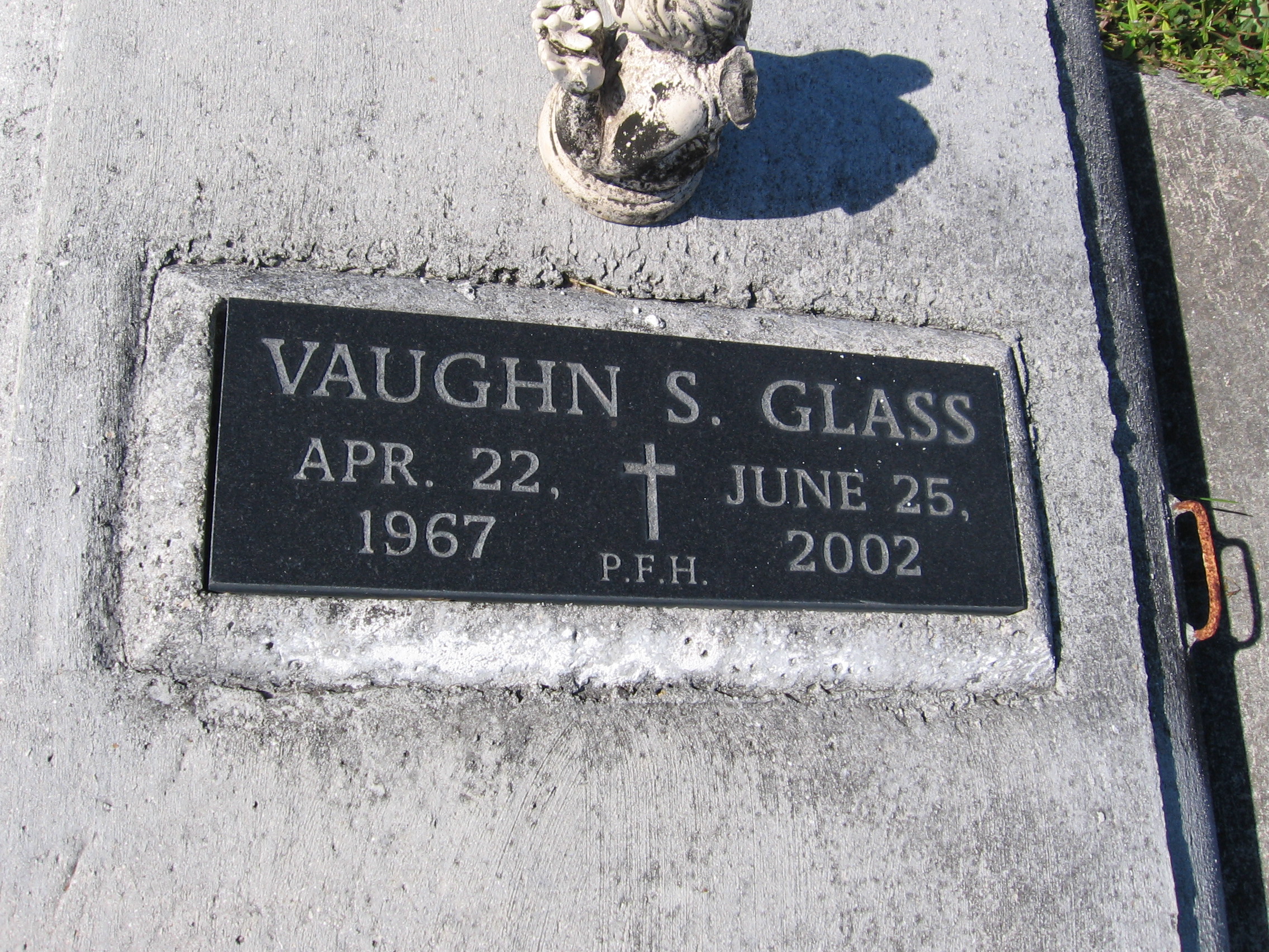Vaughn S Glass