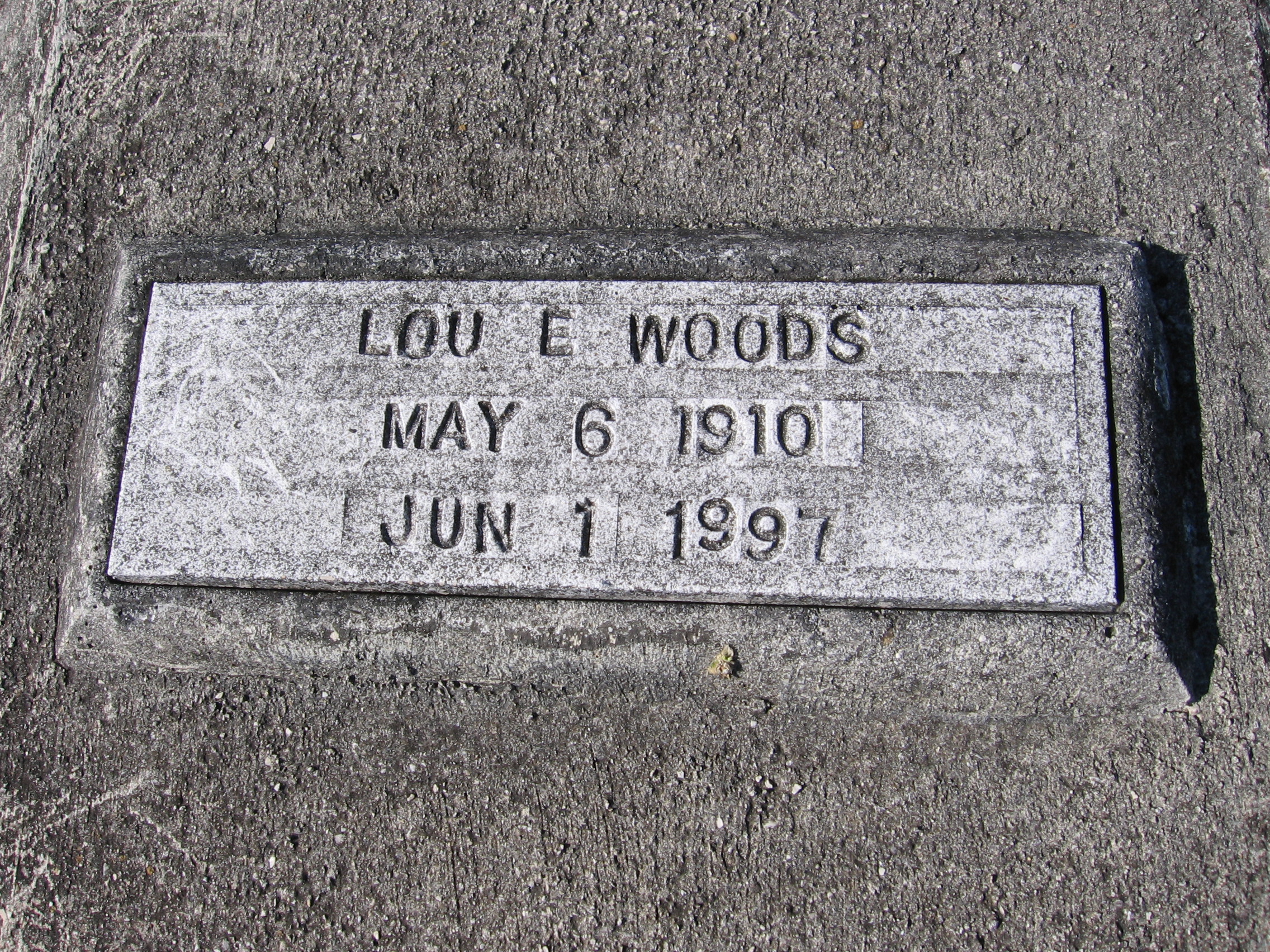 Lou E Woods