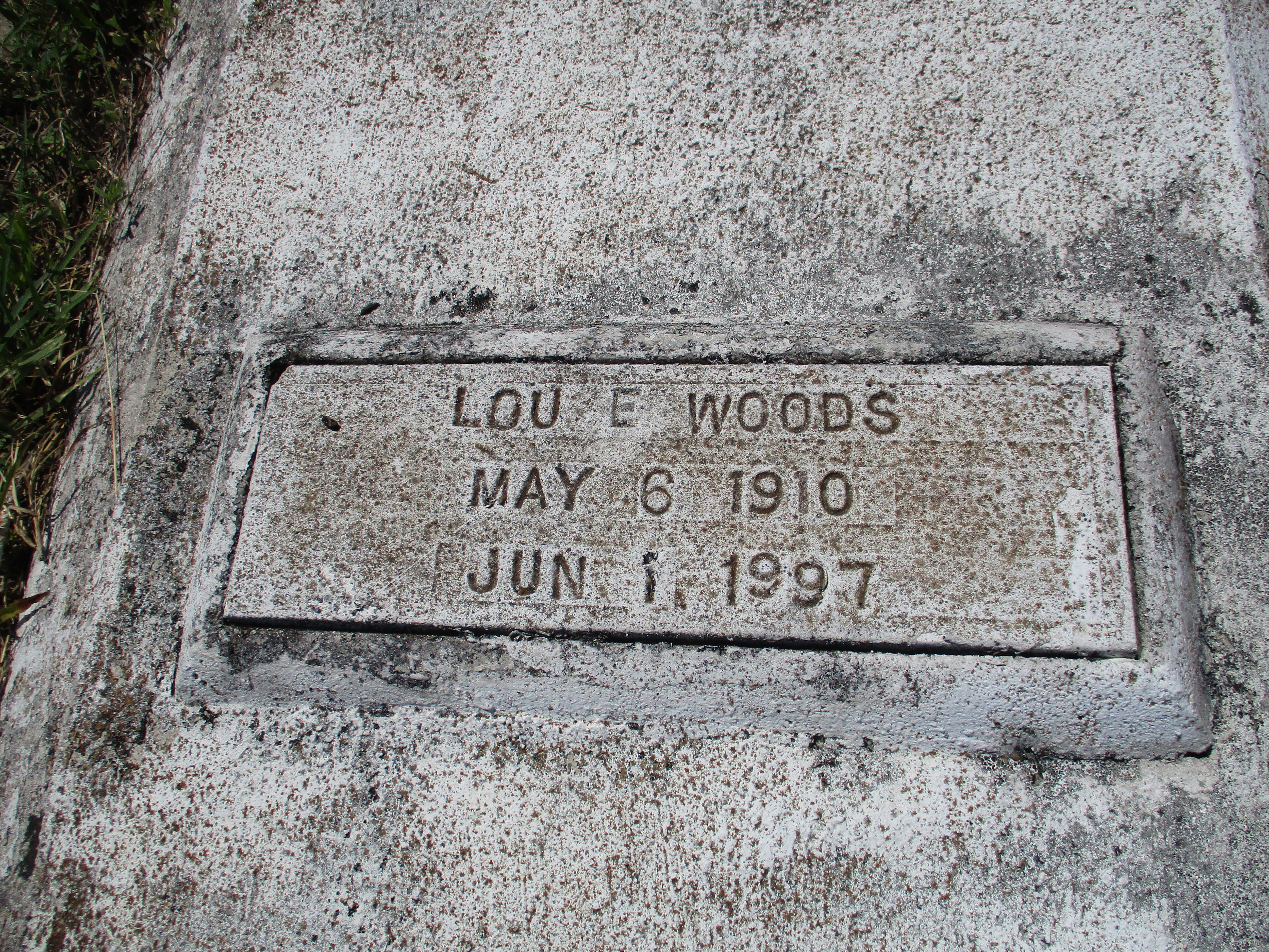 Lou E Woods